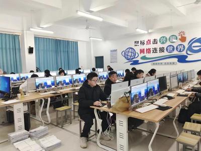 泗县创新开展“行业评价”，以网络技术服务推动初级职称阳光评审